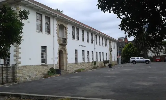 Side view of the Sea Point High School main building